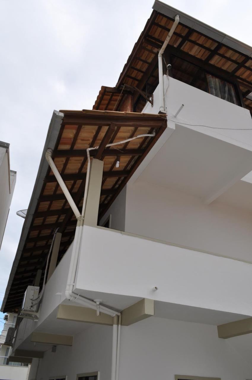 Apartamentos Bombinhas - 140 Metros Da Praia Bagian luar foto